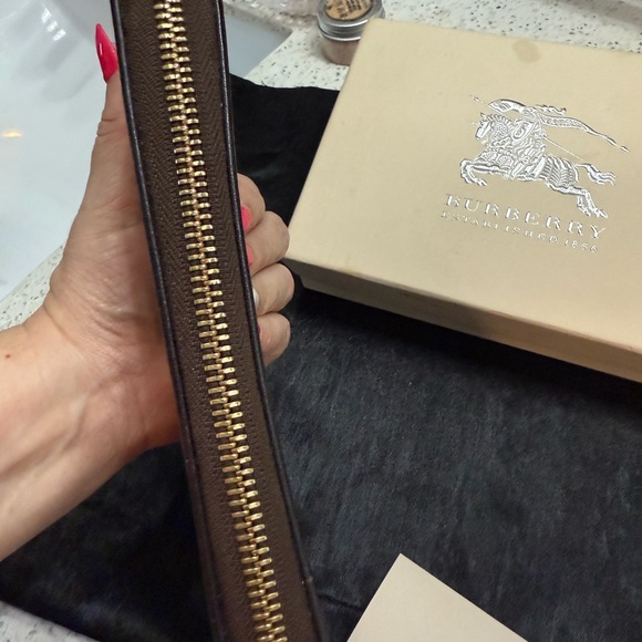 Burberry Checkered Wallet - Picture 4 of 14